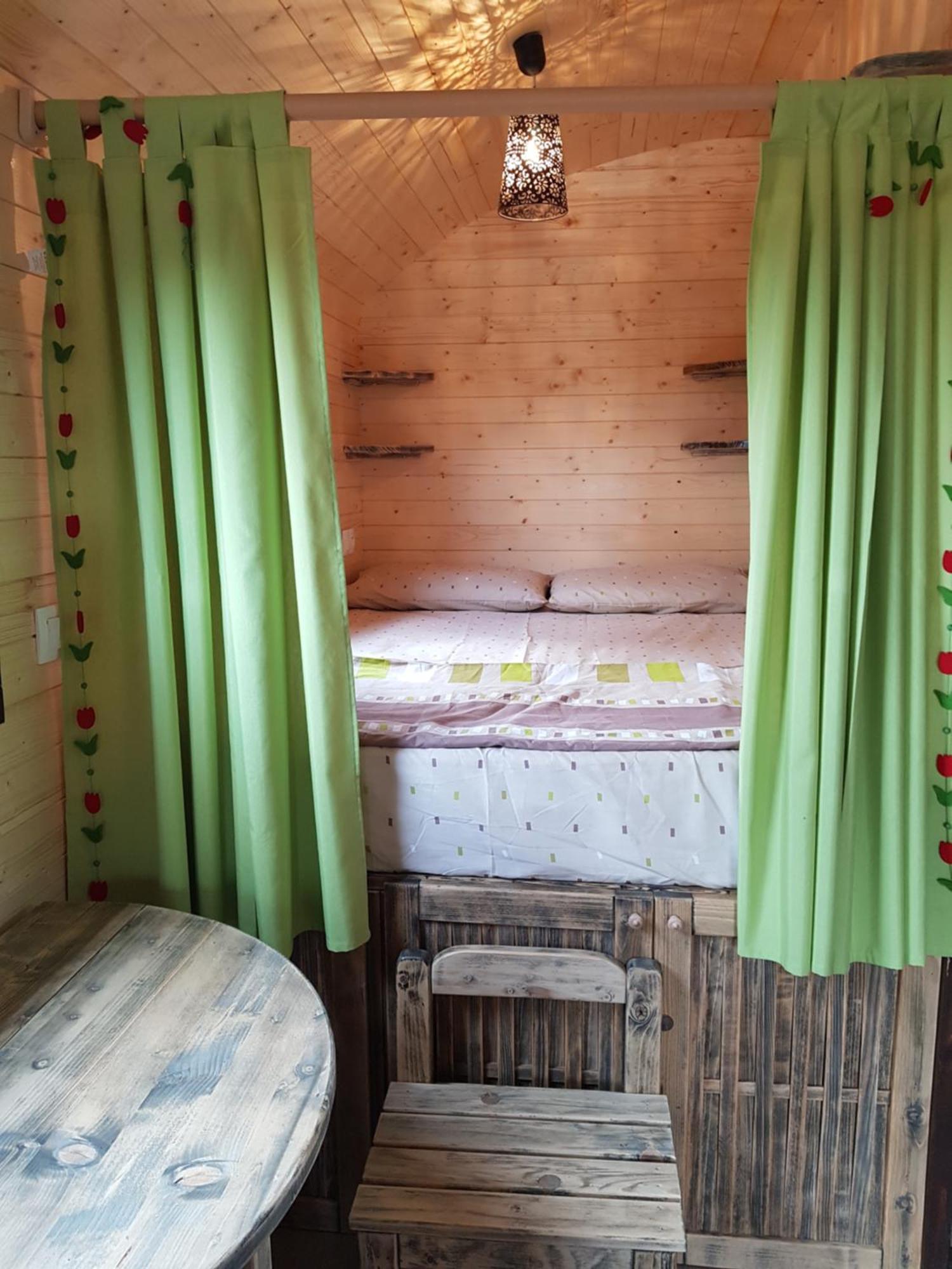 Roulotte Et Gite De Chiroubles Εξωτερικό φωτογραφία